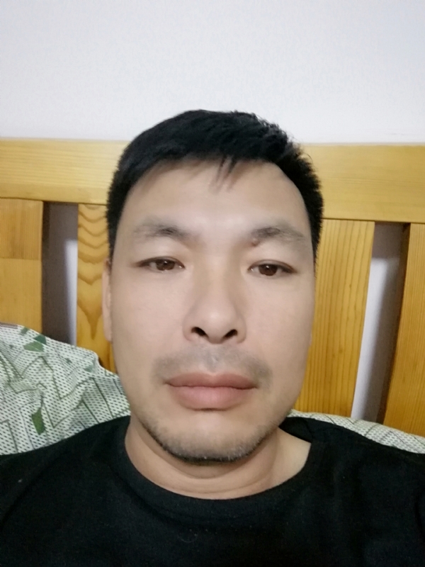 不爱当牛的第一张照片--三亚闪婚服务中心