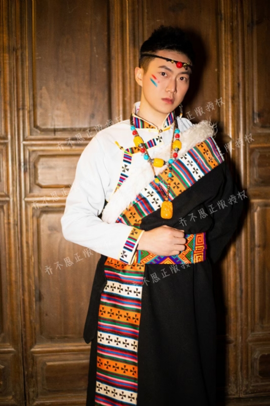 乔不思的第一张照片--三亚闪婚服务中心